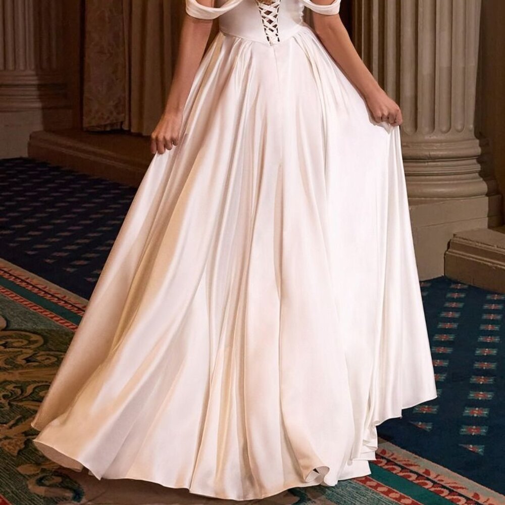 Off shoulder wedding dress.Off white lace up back bridal gown,destination, - Picture 5 of 6